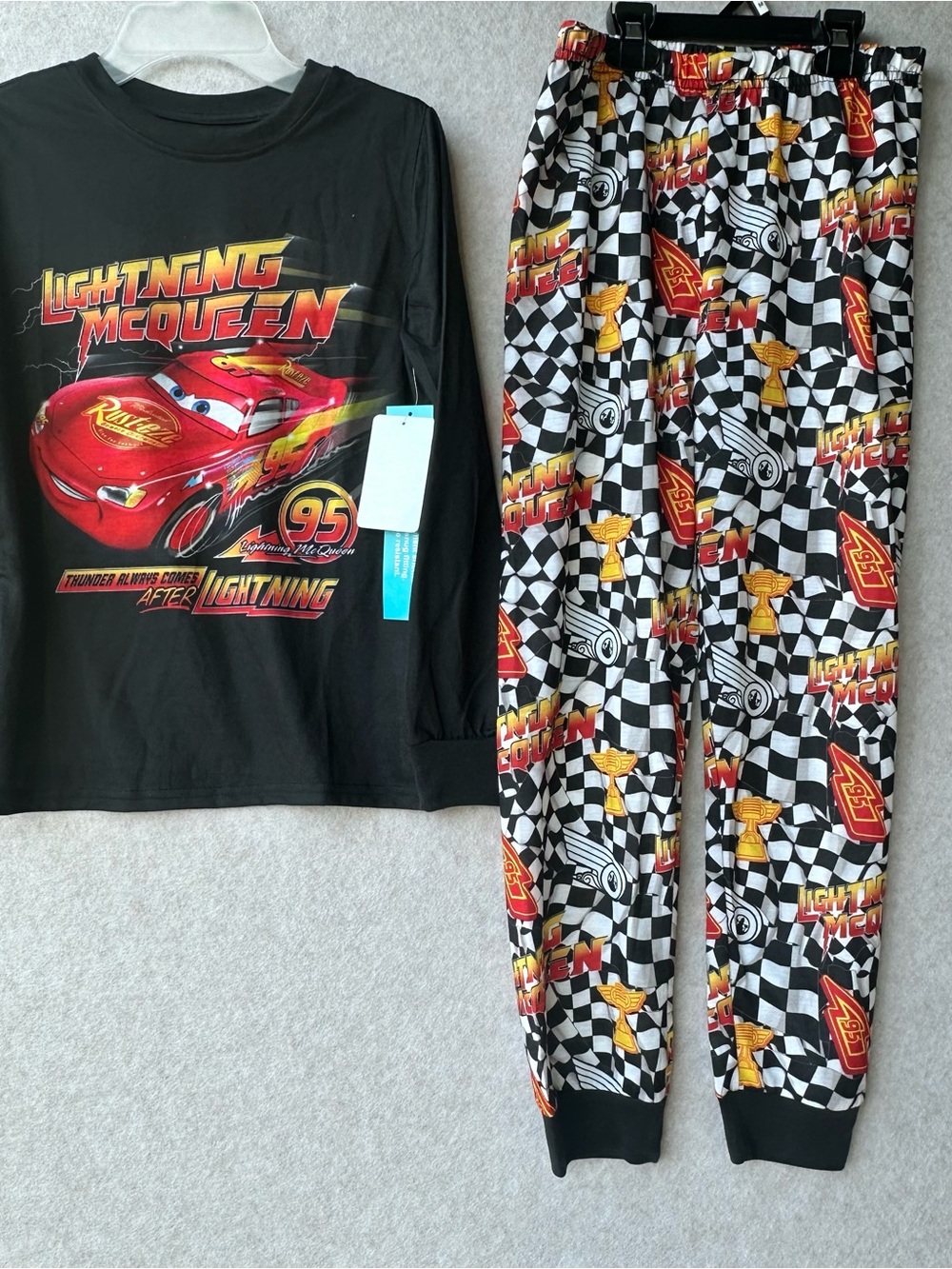 Disney Store Boys Pajamas Size 9/10 Lightning McQueen 2 piece Pajama Set NWT